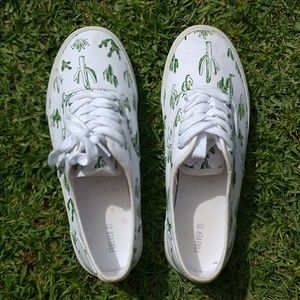 Cactus print canvas sneakers